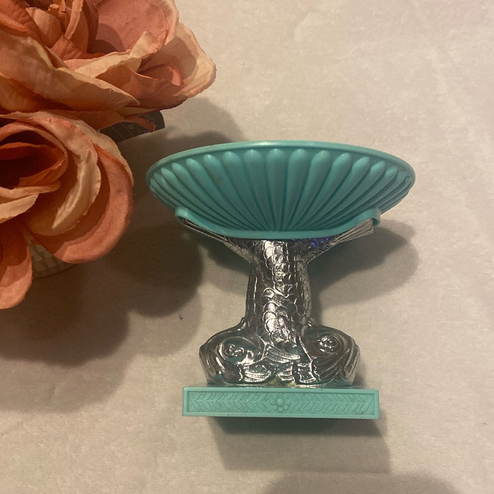 VINTAGE AVON Turquoise Pedestal Fish Soap Dish